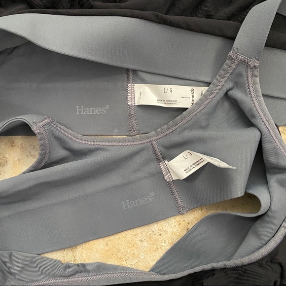Hanes sports bra - Picture 2 of 3